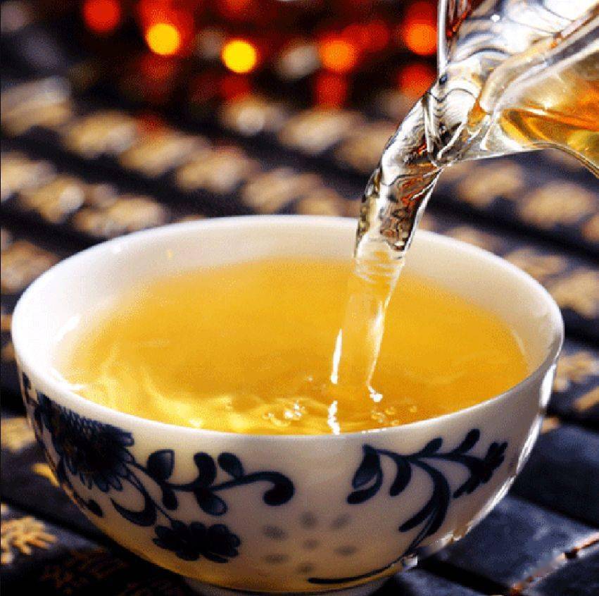 从汤色和透明度变化,看普洱茶的好坏