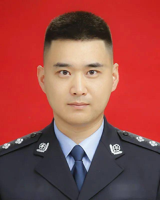 现任灵武市公安局四级警长,拟任灵武市公安局指挥中心副主任.