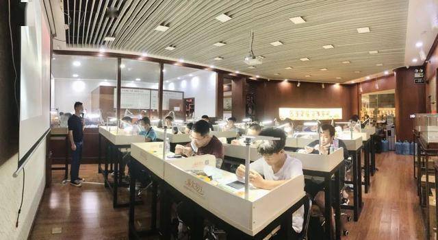 ���༴��Ա������ά�޿�,ѧԱ�Ƕ�׬����ʲô?