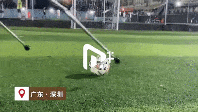 24岁广东独腿小伙踢球,用坏46副拐杖!网友:了不起