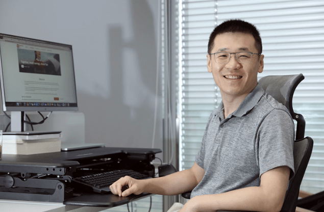 拼多多架构升级：黄峥不再担任CEO，持股比例减少，但他还是掌舵者