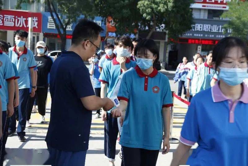 临清一中进行高考疫情防控演练