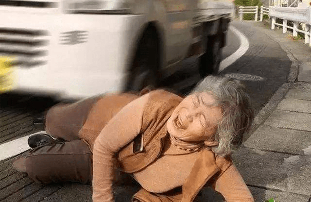 拍奶奶火的视频 6c19d689eef54a738e887783e01f20d1.png