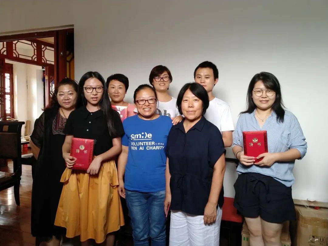 粥三幕后才女何思佳