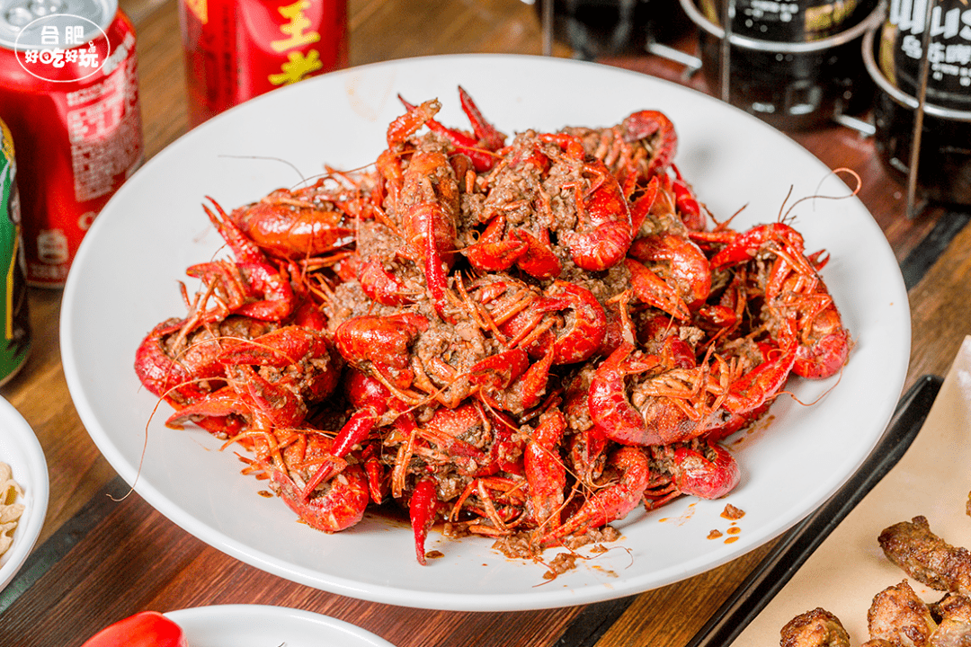 烤肉|来晚只能坐门口吃！这家要靠抢才能吃到的新疆烤肉