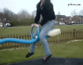 搞笑Gif:妹子你的骨骼太软了吧