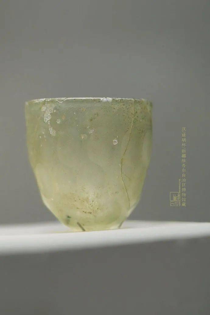 汉 琉璃杯  新疆维吾尔自治区博物馆藏 宁波大学御承堂美术馆展品