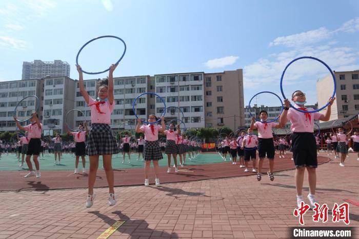 疫散后吉林市小学课间操“重启”：燃烧我们的卡路里