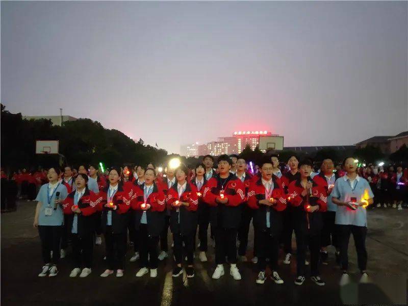 高三|永远难忘…海宁3所学校晚上出现震撼一幕…