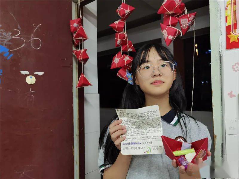 高三|永远难忘…海宁3所学校晚上出现震撼一幕…