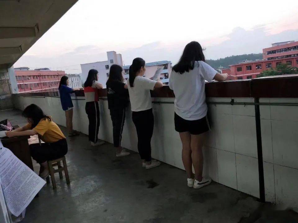 明天开始高考!藤县二中,四中举行欢送考生仪式!加油!顺利!