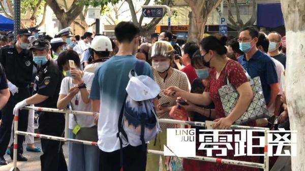 考生|旗袍、标语……花式打气助力高考！