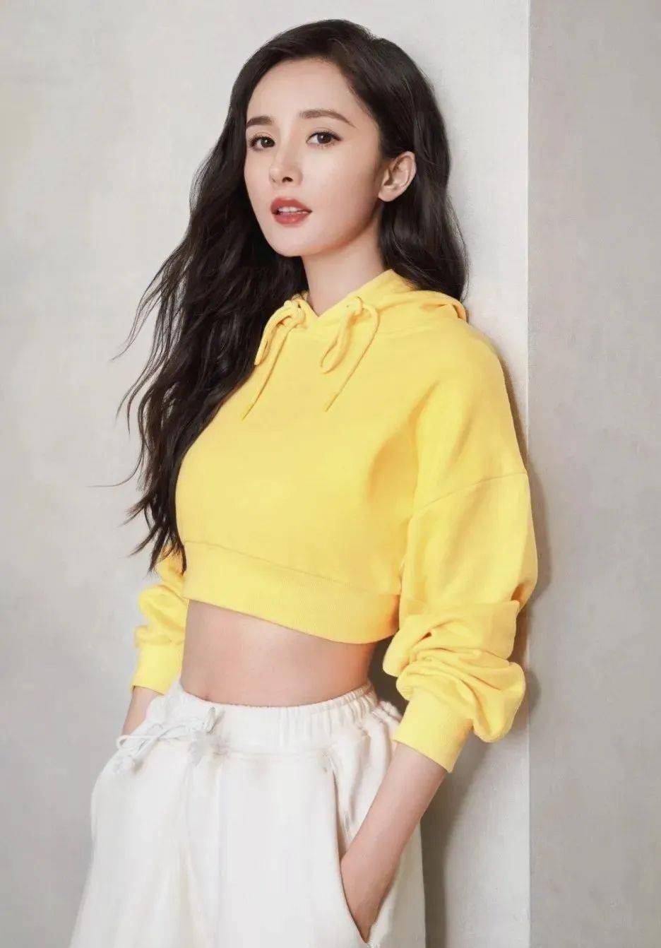 黄色的减龄功力也是非常出众的 , 漂亮姐姐都爱它 .