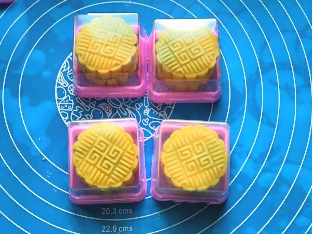 想吃綠豆糕，炒鍋就能做！一炒一拌一壓，廚房小白也能發朋友圈秀一下 熱愛美食 第17张