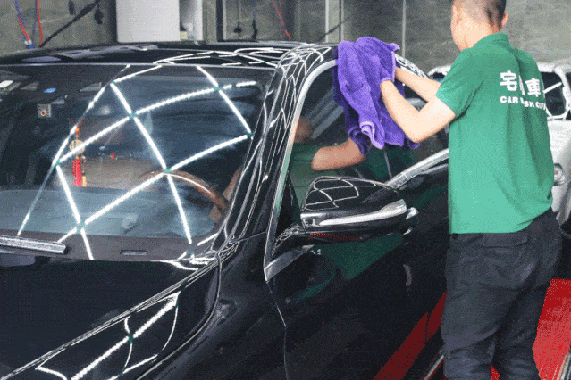 一边品着美食,一边洗车,在慵懒的午后来宅咖车洗尽享惬意吧