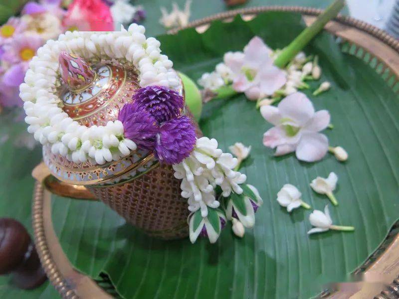 在古代泰国,折不好莲花就嫁不出去了?细数泰国古代女子贤良淑德必修课