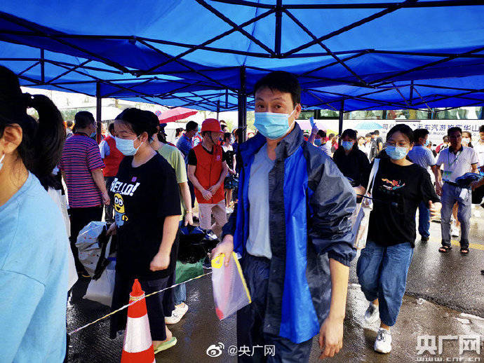 赵家慧|高考第二日，安徽歙县综合、外语科目考试正常开考