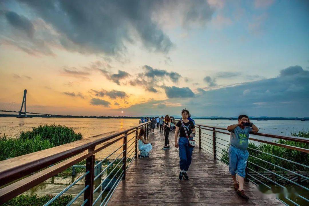 夕阳西下,是建邺江边最美的时刻!