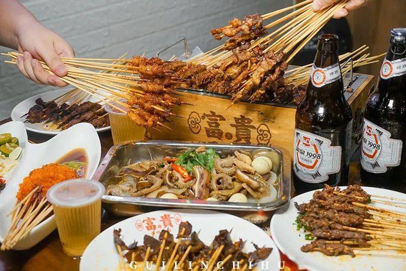 施家园|来吃的都是『富贵』人家！施家园的国潮烤肉店