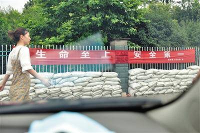 老师|洪涝中的歙县高考