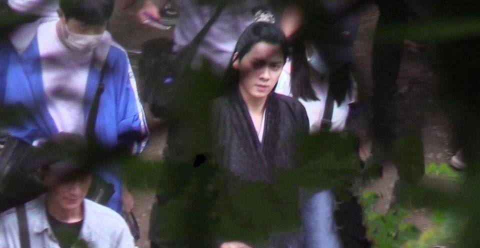 李易峰镜双城拍摄路透曝光高糊都挡不住的帅气于霸气