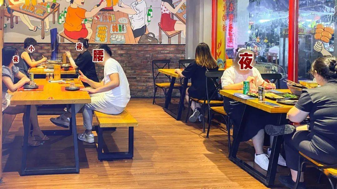 厦门|早该被夸了!3年连开13家!厦门烧烤排队王