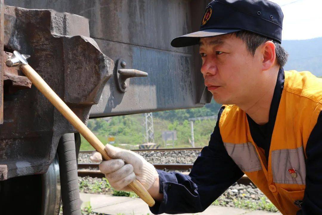 |新时代·铁路榜样 | 中欧班列的“护航人”