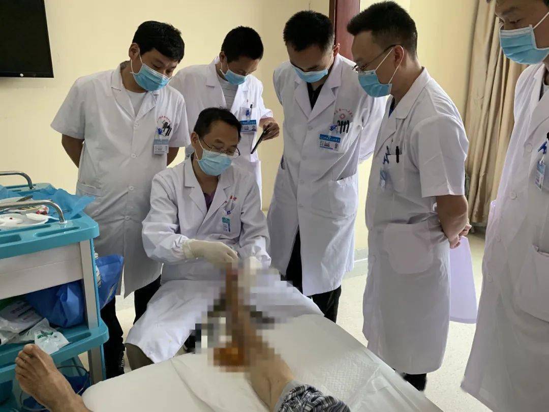 小伙|痛惜！32岁小伙因肥胖型糖尿病面临截肢