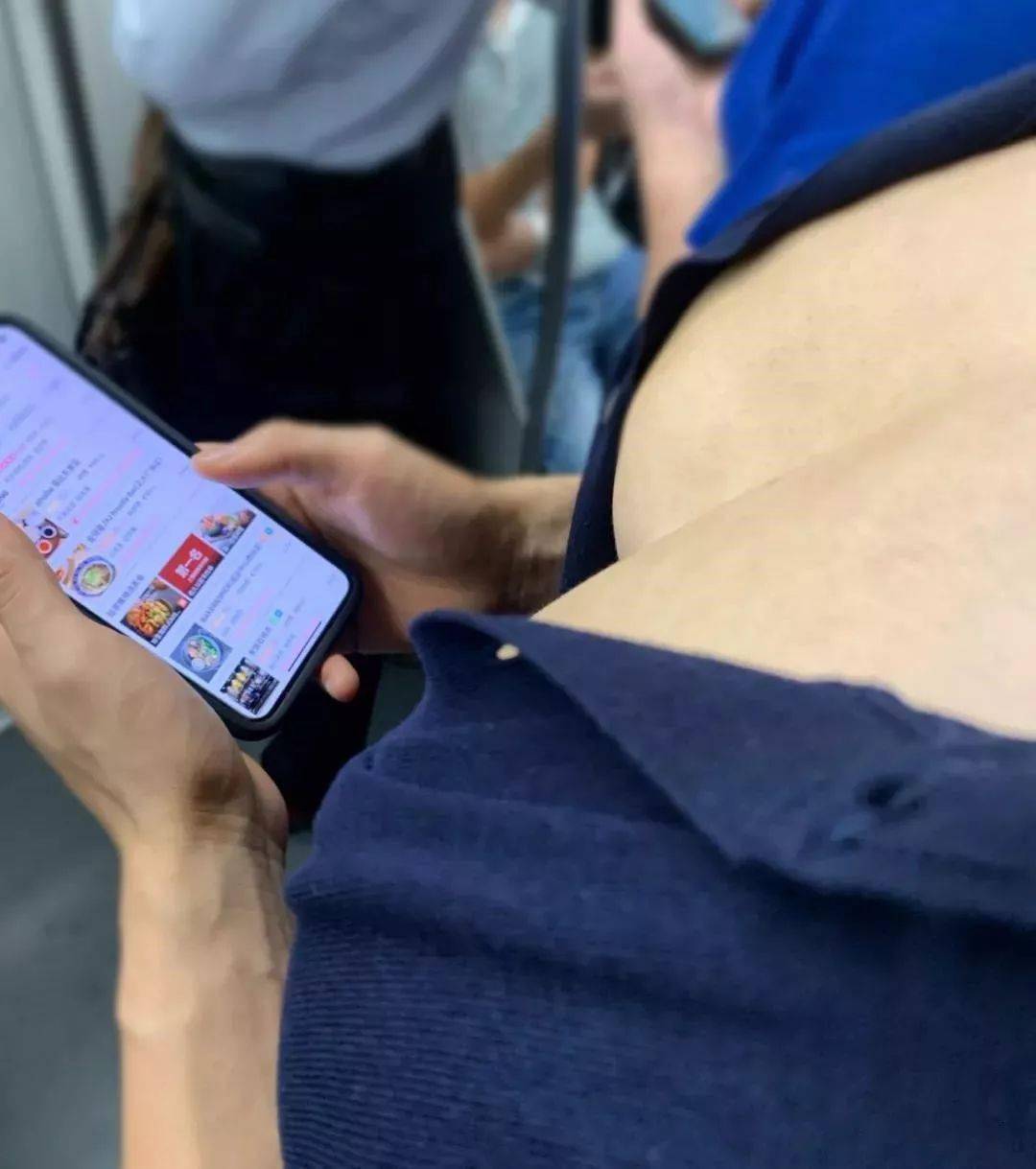 看完张艺兴的胸肌,健身男们坐不住了!
