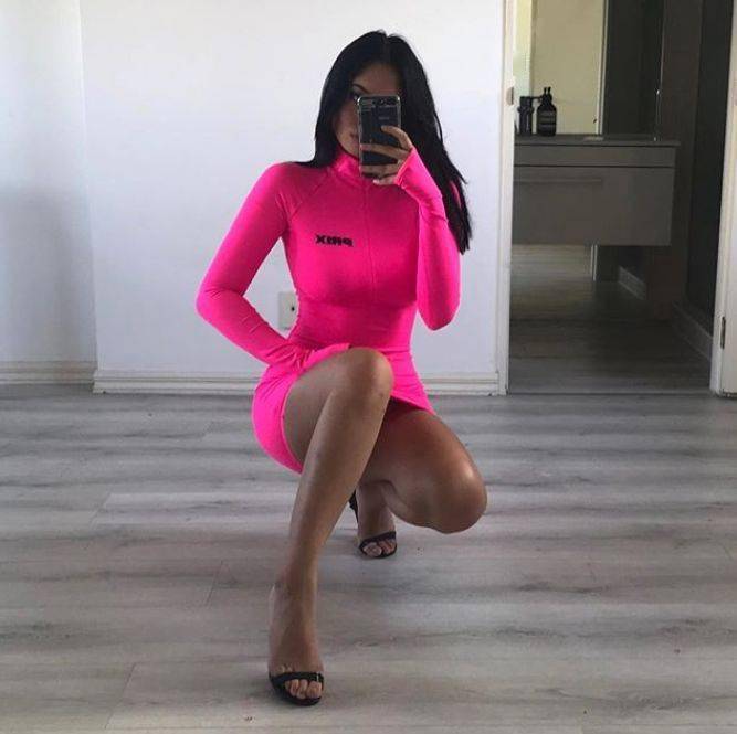 Esther|身材不输卡戴珊的华裔女鞋头，连Kylie、A妹都抢着帮她带货！