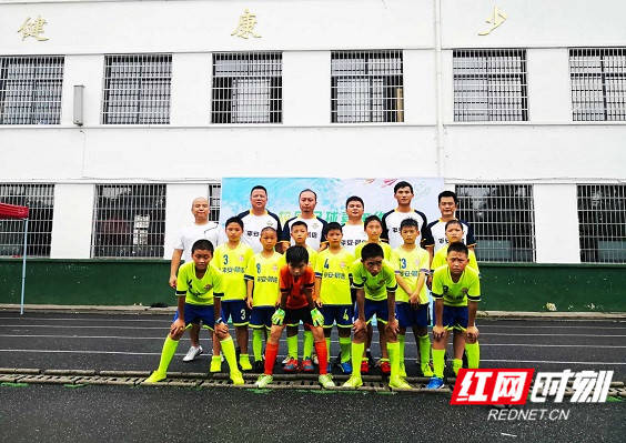 邵阳|邵阳：这所小学足球玩得溜 成就农村孩子快乐人生