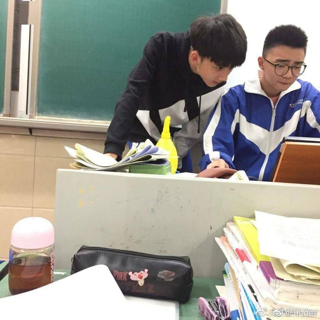 学校欠我一个帅哥校服帅哥大合集网友评论把我帅晕过去了