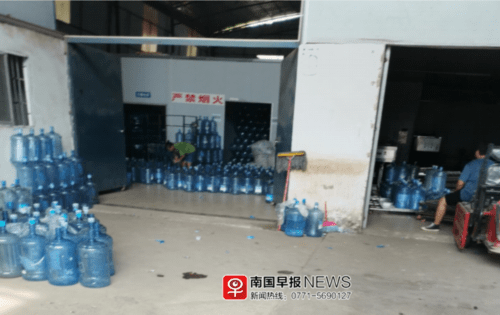 真瓶装假水,啥牌都敢仿!南宁多家桶装水厂被举报
