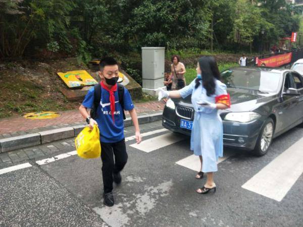 志愿队|山水黔城里有支志愿队 六年来护航上学路