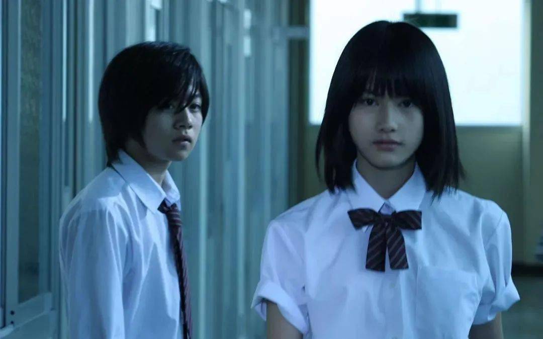 服装|深扒悬疑片服装隐喻：穿成这样能活命