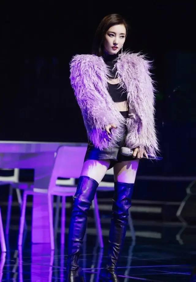 孟佳|万茜突然变油腻铁T,沈梦辰吴昕都换了头?