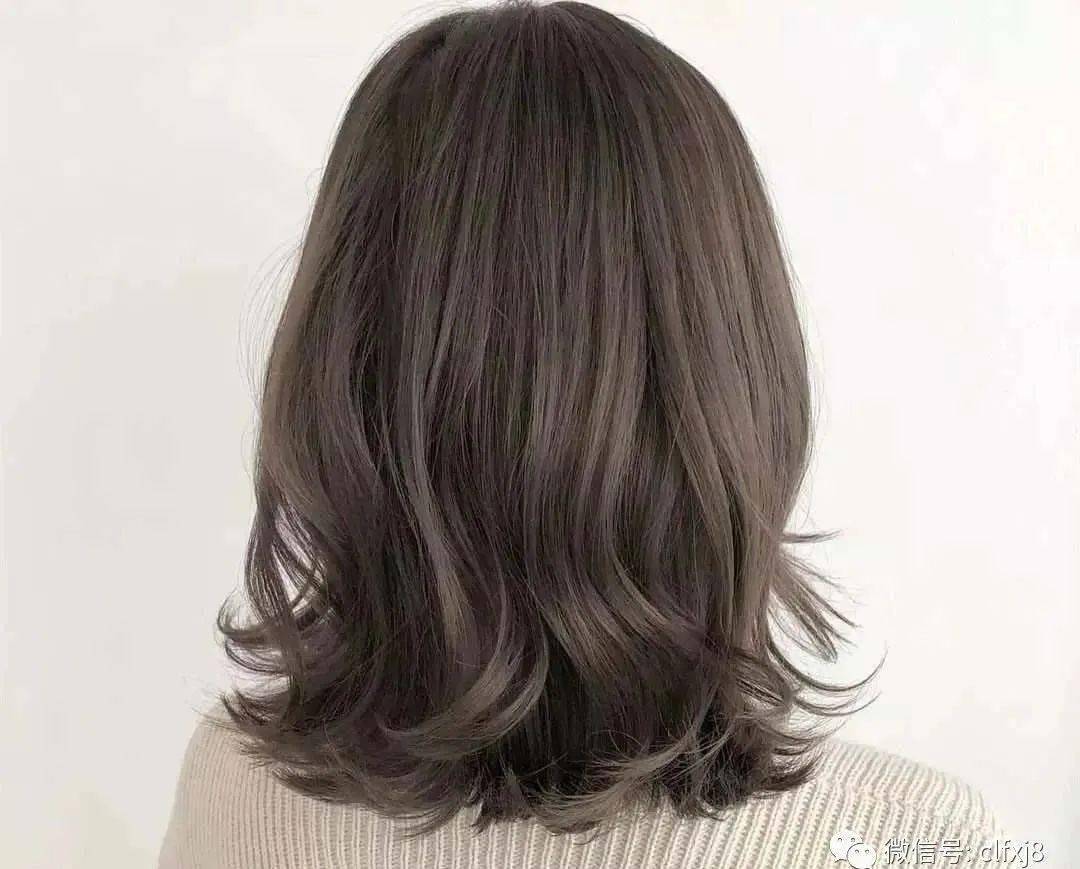怎么样自己剪头发有层次 d239449bb9fb4d74a792df6e78b18db5.jpeg
