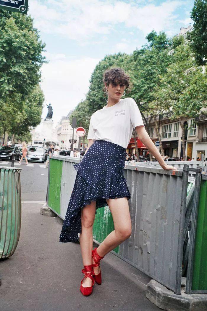 衬衫|这条裙子流行了四十多年，只因它能遮肉，每个女人都该有一条！