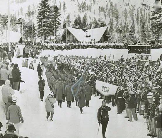 服装|冰雪时尚，我很冷但我也很美