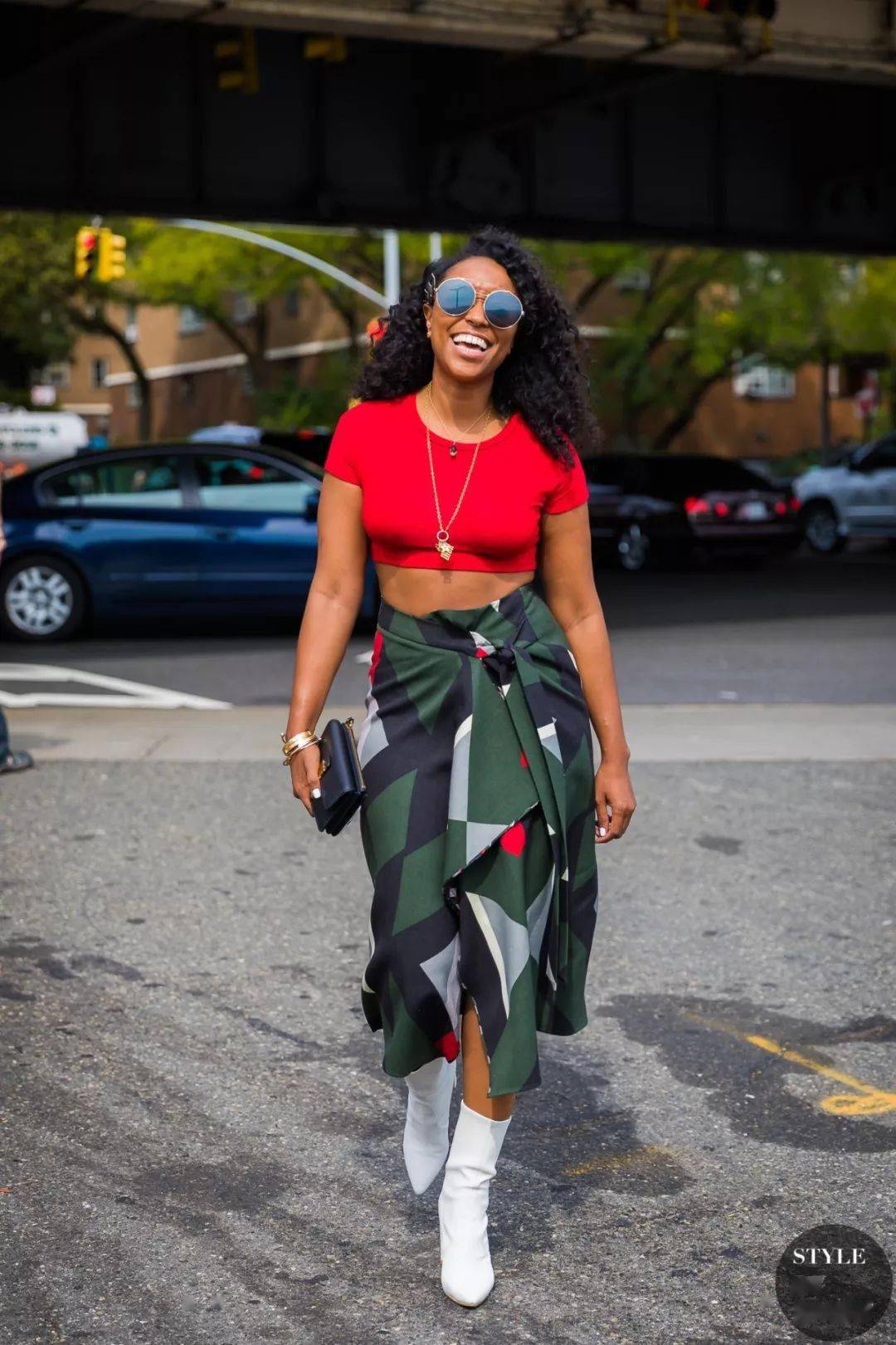 衬衫|这条裙子流行了四十多年，只因它能遮肉，每个女人都该有一条！