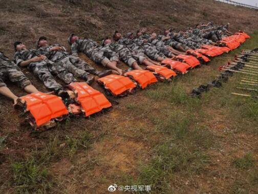 抢险|“气功大师”发功抗洪？网友：哗众取宠！