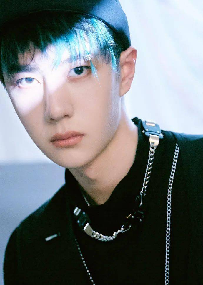 刘海染|看了王一博的新发色,我又动心了…