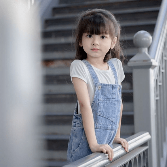 Onew|泰国6岁小萝莉凭借一组照片火爆ins，网友直呼：又来骗我们生女儿！