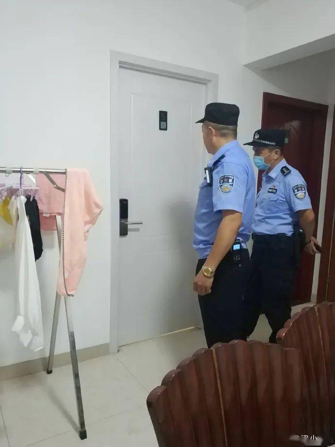 女生|女子发帖称洗澡时遭男子破门而入，警方介入调查