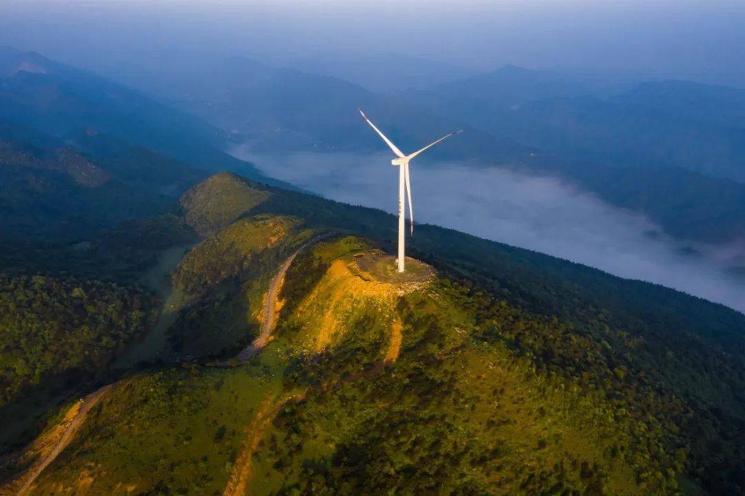 襄城县gdp为什么比山顶上高_山顶的风景(3)