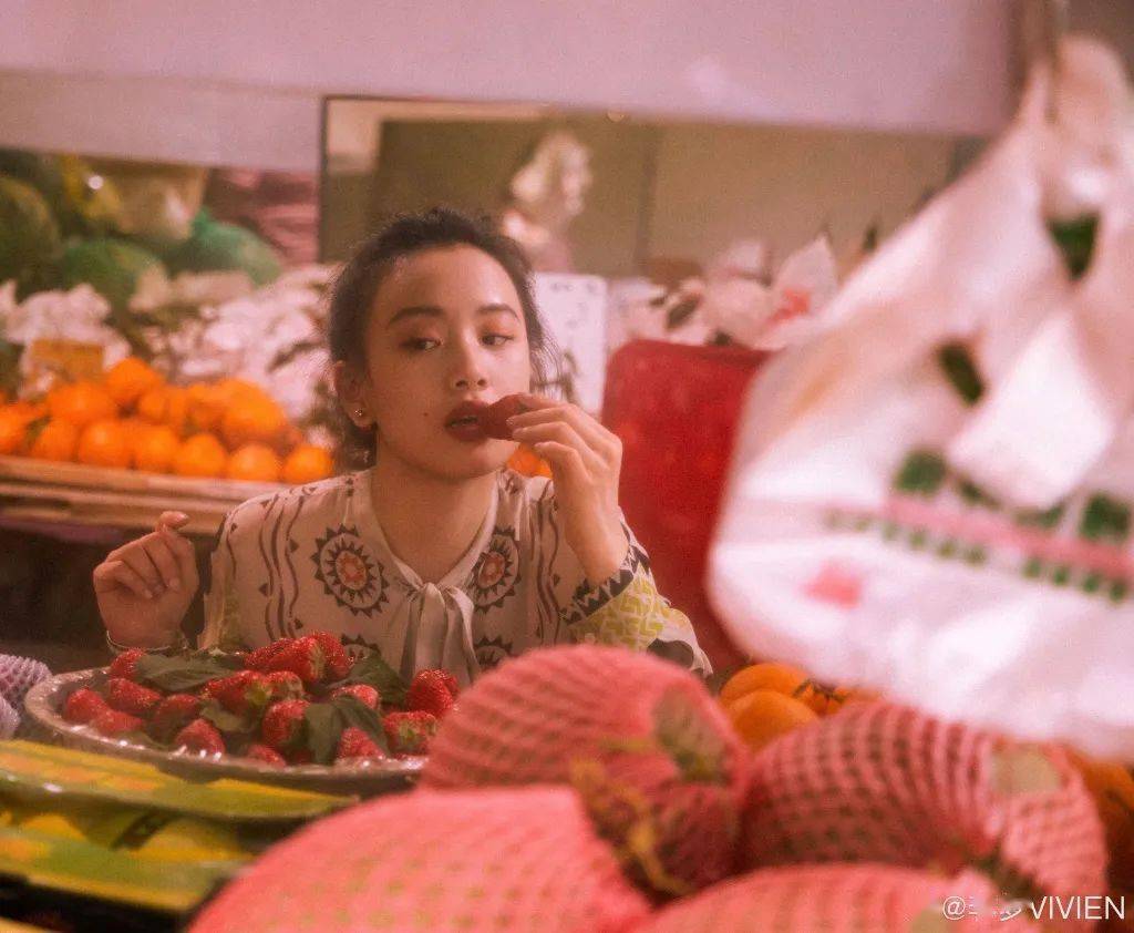 隐秘|因《隐秘的角落》爆红，这个92年小花的“空气脸”也太高级了！