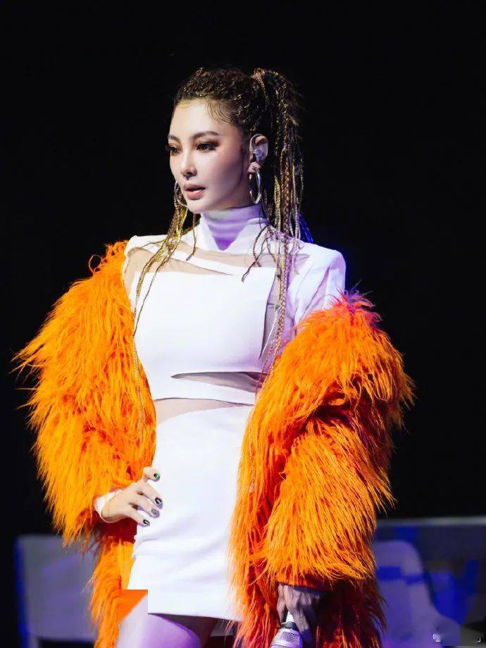 头发|A爆了!都来学绮绮子的女Rapper编发!