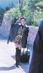 角色|张馨予新片塑造“飒爽”形象