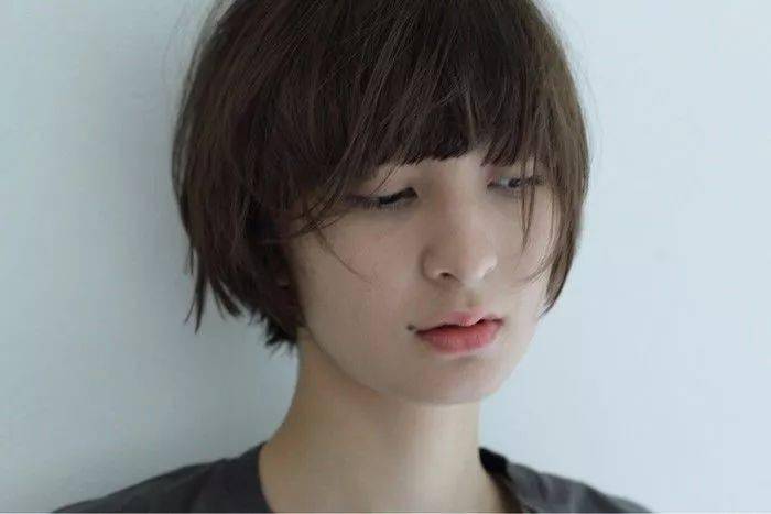 发型|22款热门日系发型告诉你：短发与刘海更配！
