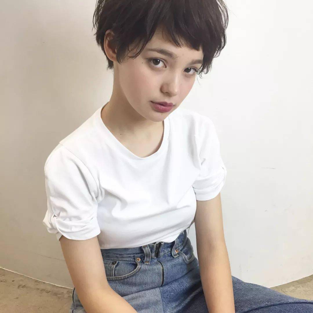 发型|22款热门日系发型告诉你：短发与刘海更配！